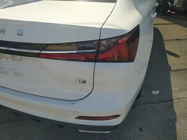 Roewe i5 — Фото автомобиля 7