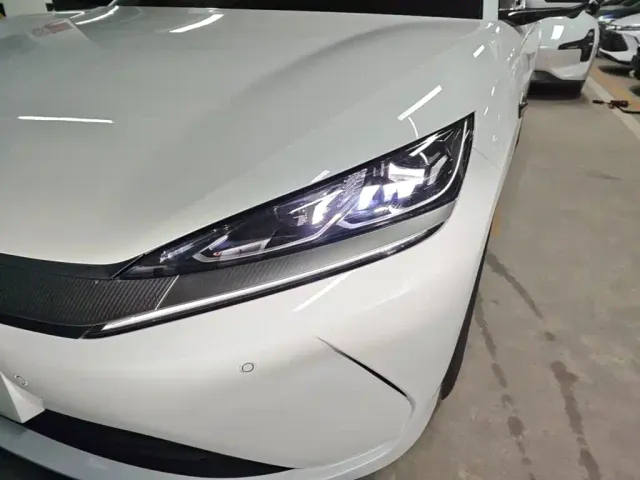 BYD Qin L — Фото автомобиля 23
