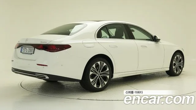 Mercedes-Benz E-Class W214 — Фото автомобиля 2