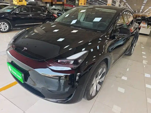 Фотография автомобиля — Tesla Model Y