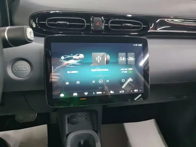 Leapmotor T03 — Фото автомобиля 12