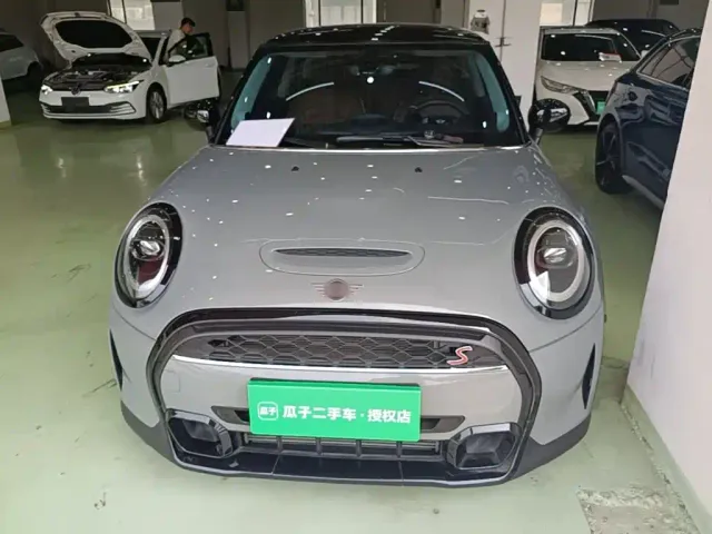 MINI Hatch — Фото автомобиля 2
