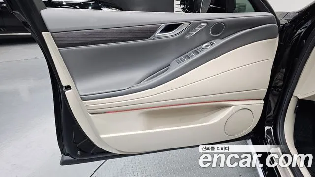 Genesis G80 Бензин 2.5 турбо AWD — Фото автомобиля 24
