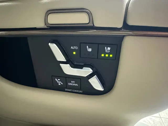 Toyota Alphard — Фото автомобиля 10