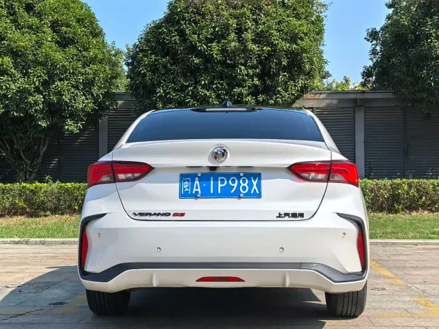 Buick Verano — Фото автомобиля 4