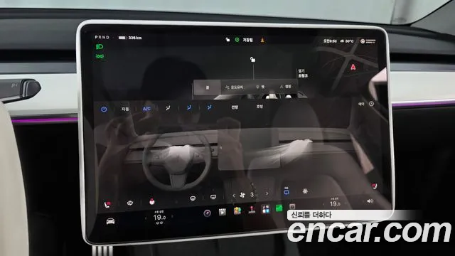 Tesla Model Y — Фото автомобиля 18