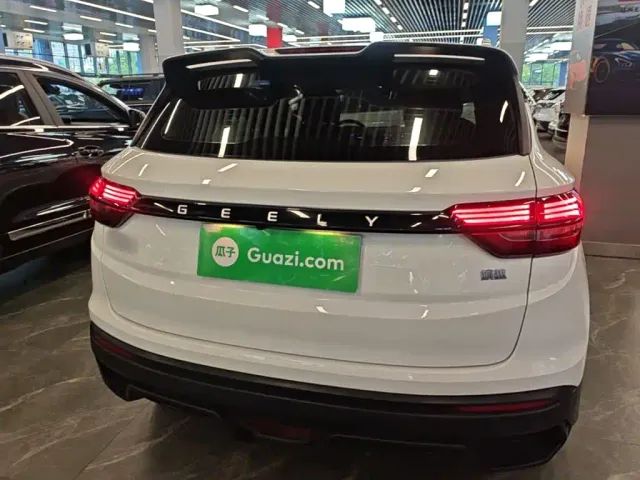 Geely Binyue — Фото автомобиля 5