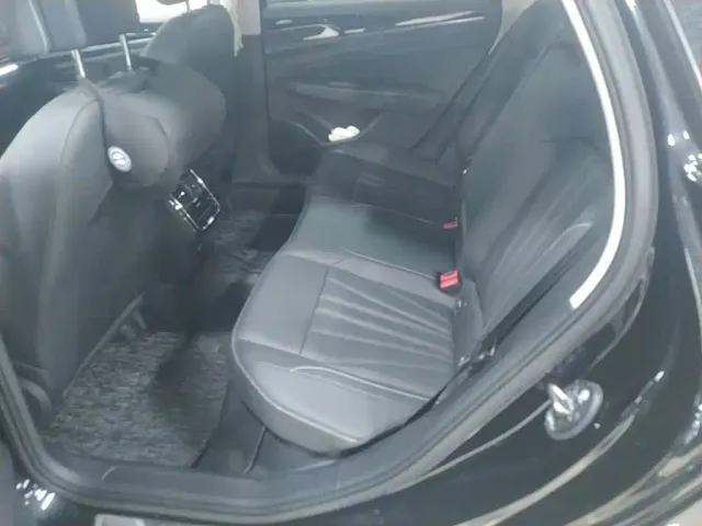 Volkswagen Passat — Фото автомобиля 16