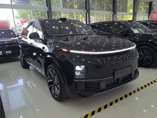Li Auto L9 — Фото автомобиля 3