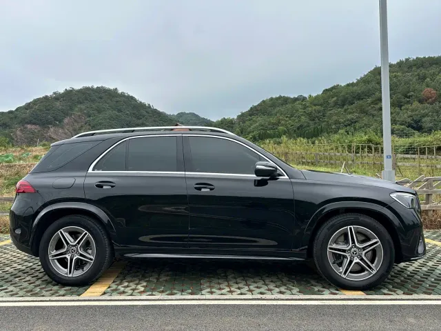 Mercedes-Benz GLE-Class — Фото автомобиля 4