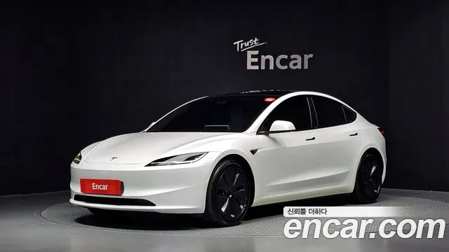 Фотография автомобиля — Tesla Model 3