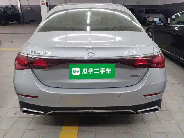 Mercedes-Benz E-Class — Фото автомобиля 3