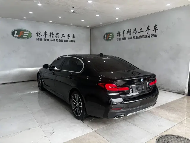 BMW 5 Series — Фото автомобиля 7