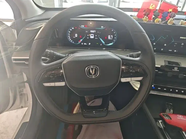 Changan Eado — Фото автомобиля 10