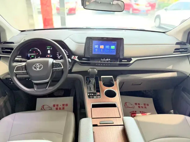 Toyota Granvia — Фото автомобиля 8