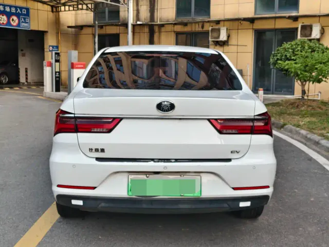 BYD Qin — Фото автомобиля 5
