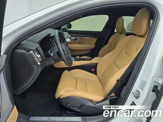 Volvo S90 — Фото автомобиля 9
