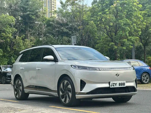 Dongfeng eπ 008 — Фото автомобиля 3