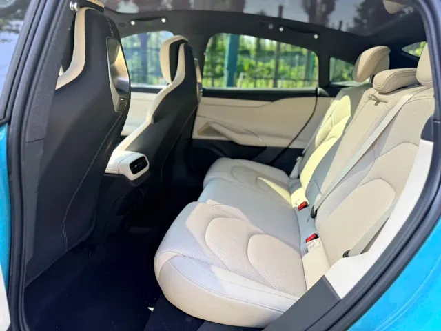 Xiaomi SU7 — Фото автомобиля 12