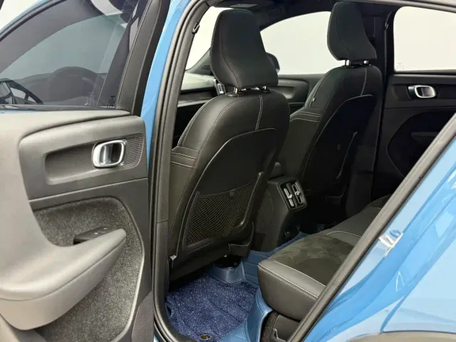 Volvo C40 — Фото автомобиля 6