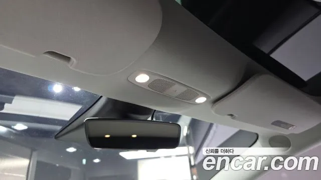 Tesla Model 3 — Фото автомобиля 19
