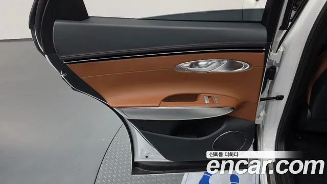 Genesis GV70 — Фото автомобиля 14