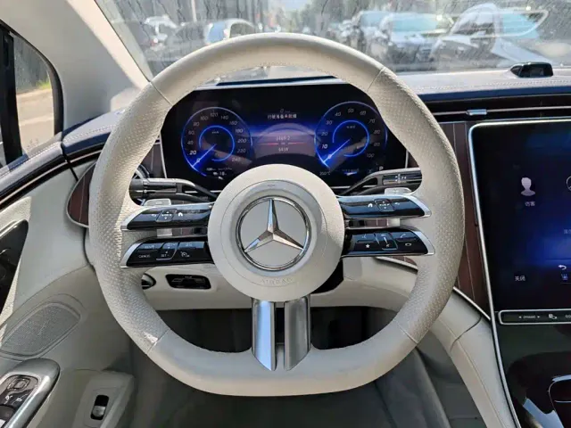 Mercedes-Benz EQE — Фото автомобиля 14