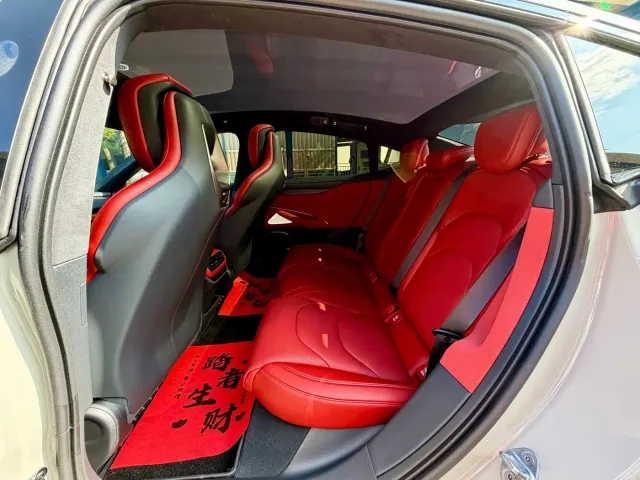 Xiaomi SU7 — Фото автомобиля 10