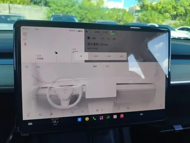 Tesla Model Y — Фото автомобиля 12
