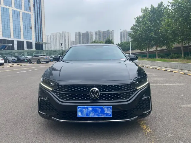 Volkswagen Passat — Фото автомобиля 2