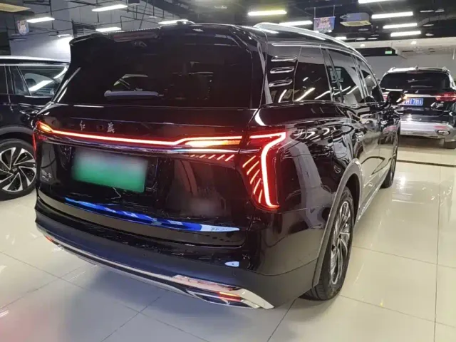 Hongqi HS7 PHEV — Фото автомобиля 6