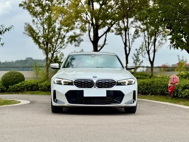 BMW 3 Series — Фото автомобиля 2