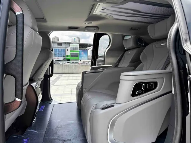 Toyota Sienna — Фото автомобиля 10