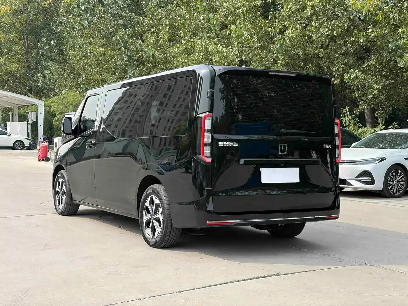 Yuan Cheng Geely Xingfu 2024 Fortune Edition 68.03kWh (Complete Vehicle) 7-Seater — Фото автомобиля 5