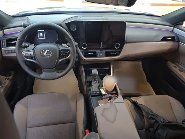 Lexus ES — Фото автомобиля 14