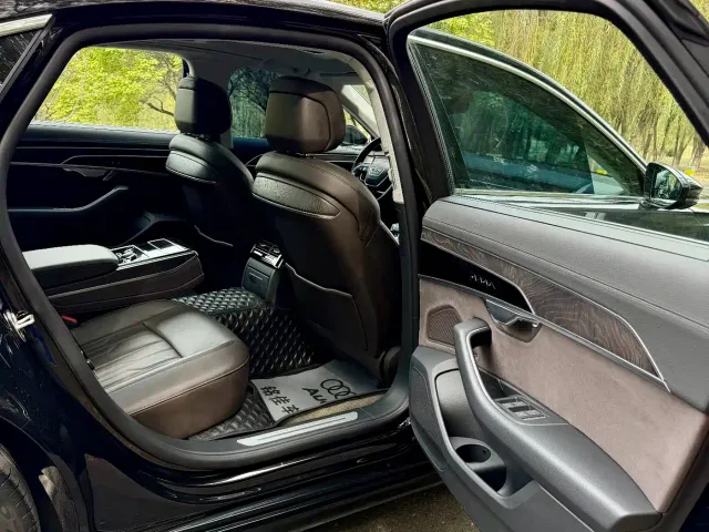 Audi A8 — Фото автомобиля 7