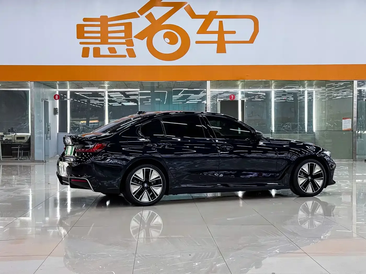 BMW BMW i3 2025 eDrive 40 L Shadow Night Sport Package — Фото автомобиля 22
