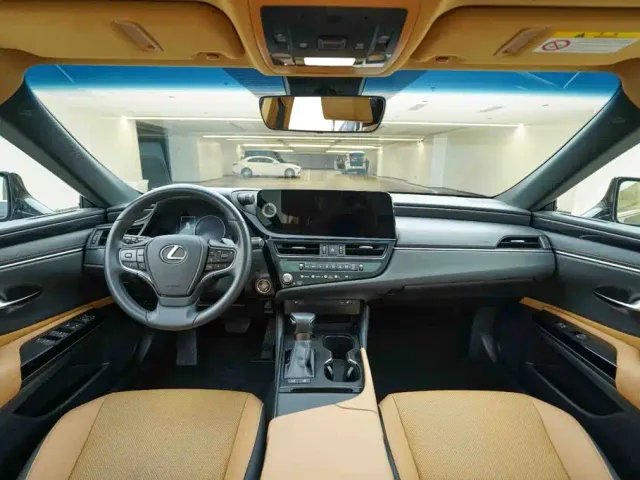 Lexus ES — Фото автомобиля 19