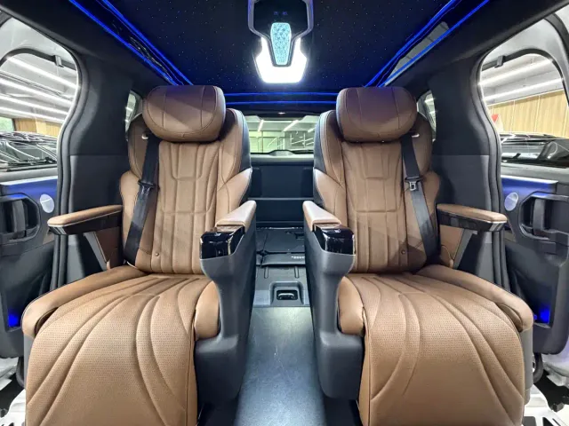 Toyota Granvia 2026 Model 2.5L Hybrid Comfort Edition — Фото автомобиля 9