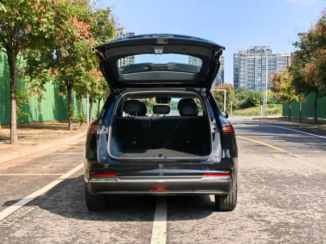Geely Galaxy Starship 7 EM-i — Фото автомобиля 19