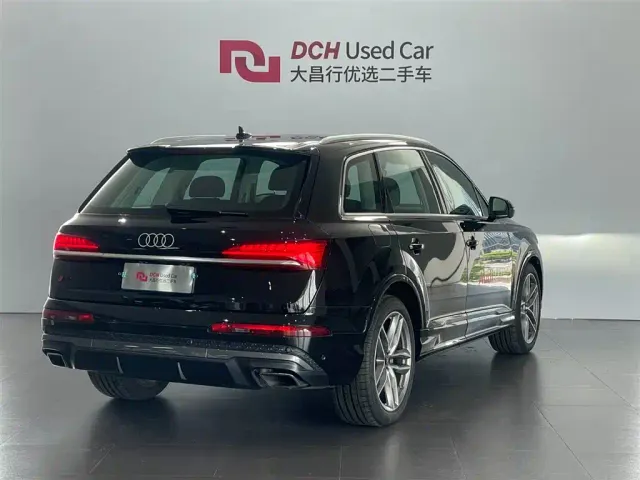 Audi Q7 — Фото автомобиля 4
