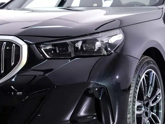 BMW 5 Series — Фото автомобиля 10