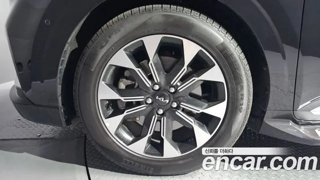 Kia Carnival Generation 4 — Фото автомобиля 5