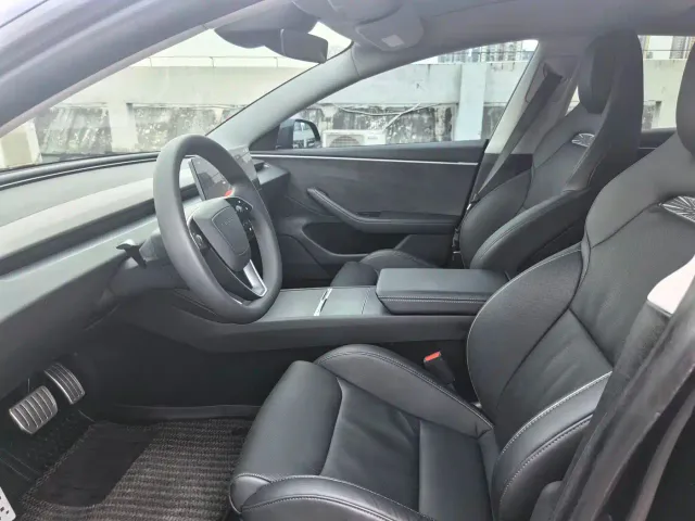 Tesla Model 3 — Фото автомобиля 9
