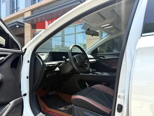 Changan Eado — Фото автомобиля 4