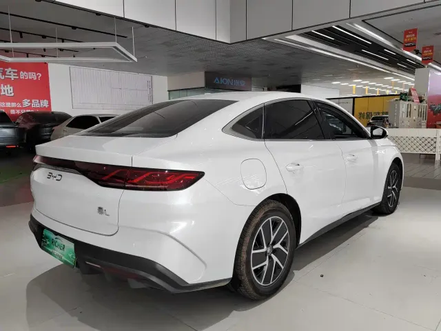BYD Qin L — Фото автомобиля 9