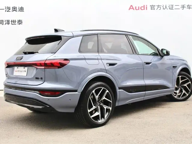 Audi Q6L e-tron — Фото автомобиля 2