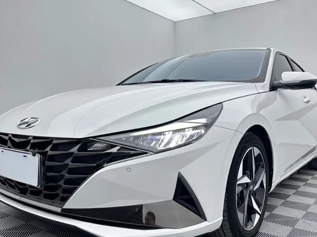 Hyundai Elantra — Фото автомобиля 7
