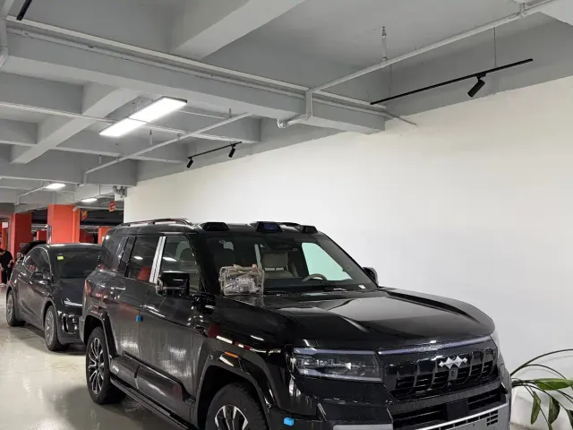 BYD FangChengBao Leopard 8 — Фото автомобиля 4