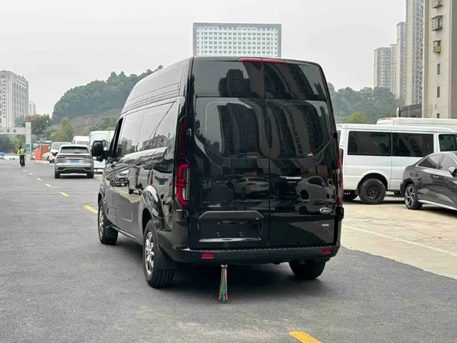 Ford Transit — Фото автомобиля 9